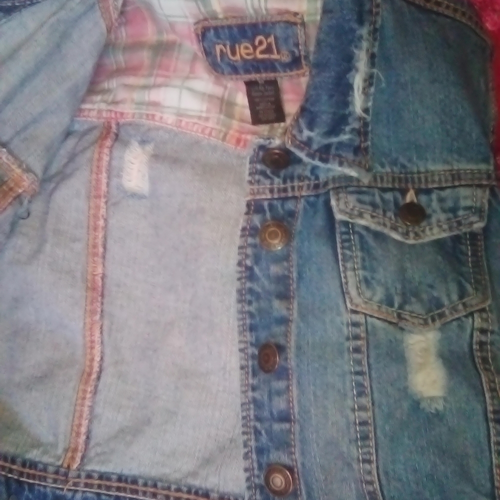 Jean Jacket 🧥 - Picture 9 of 11